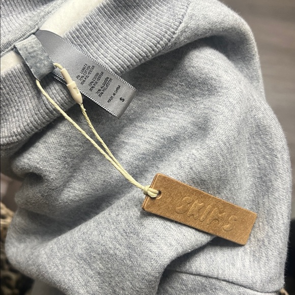 NWT SKIMS Heather Gray Crew Sweatshirt - Picture 7 of 7